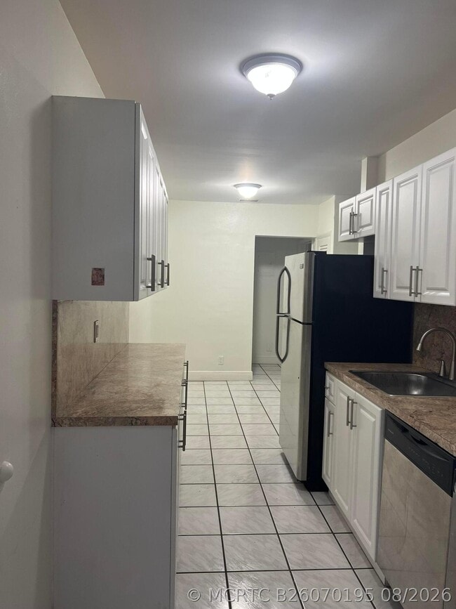 Building Photo - 2600 S Ocean Dr