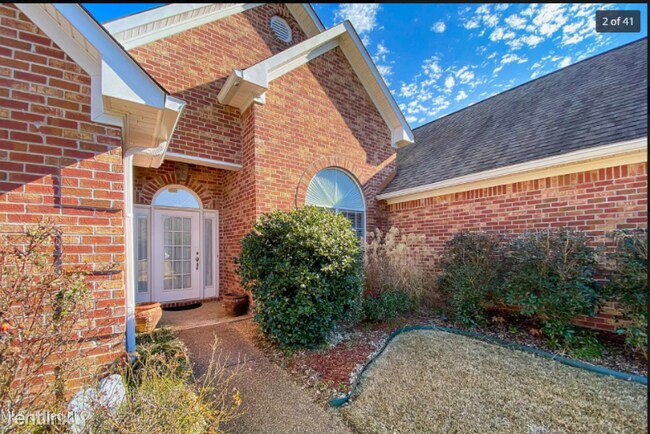 Building Photo - 4 br, 2 bath House - 611 Castlewoods Blvd