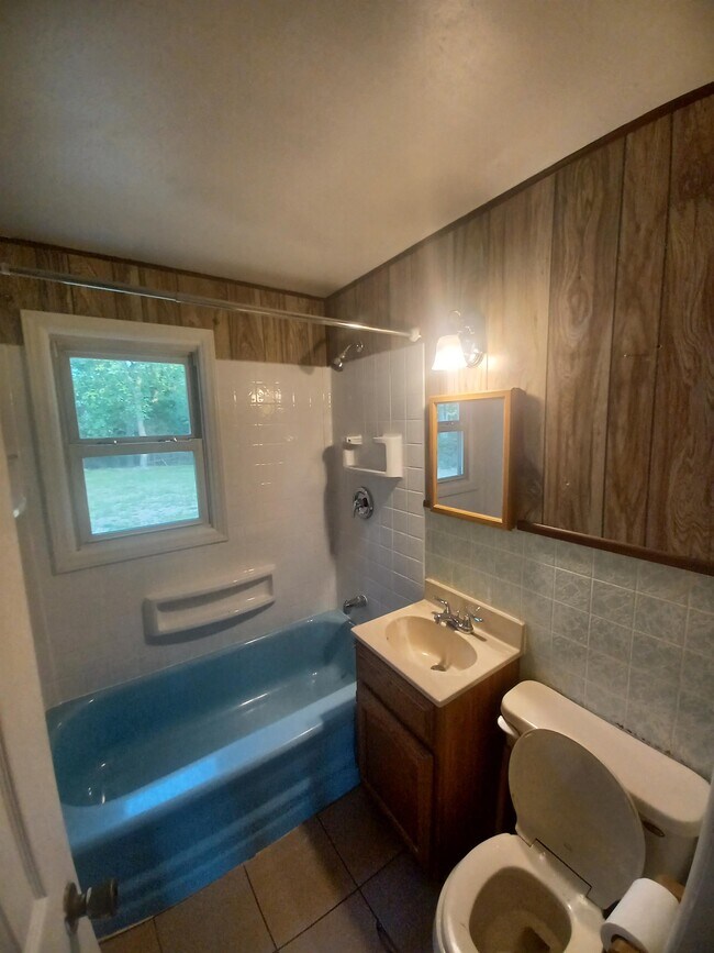 Building Photo - 218 Sunset Ln