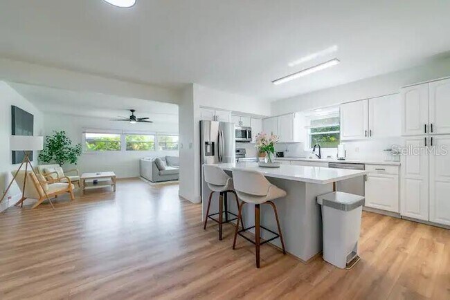 Foto del edificio - 430 Stimson St