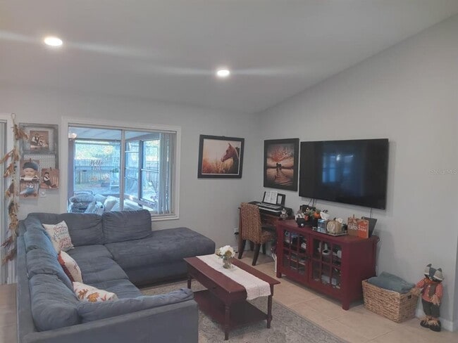 Foto del edificio - 10700 Gardenwood Rd