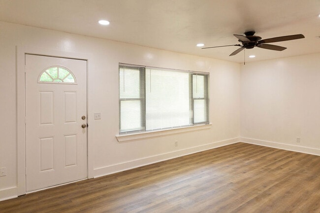 Photo - 2321 Laverne Ave House