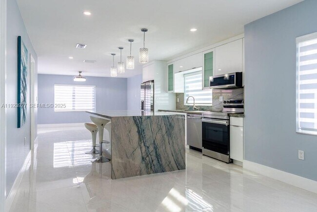 Foto del edificio - 3425 SW 69th Ave