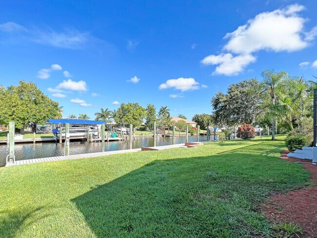 Foto del edificio - Boat Dock Gulf Access Pool Home!