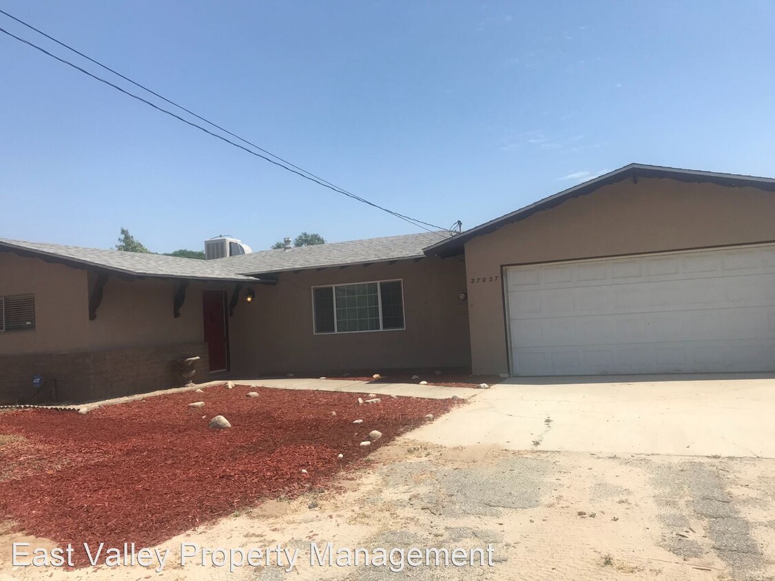 Foto principal - 3 br, 1.5 bath House - 27037 9th Street