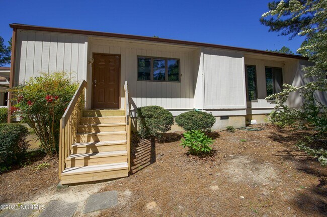 Building Photo - 36 Martin Dr