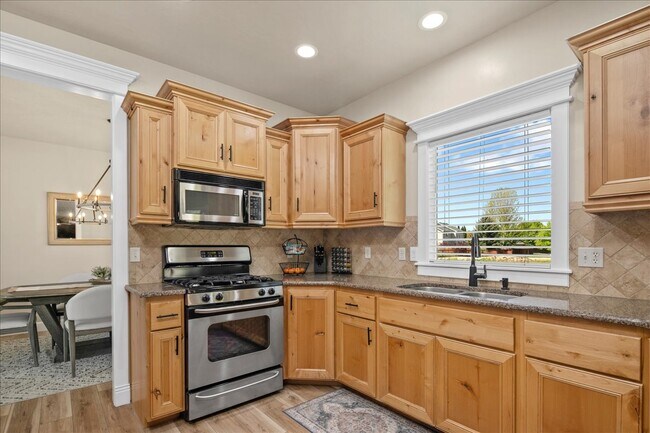 Foto del edificio - 581 N Devon Pl