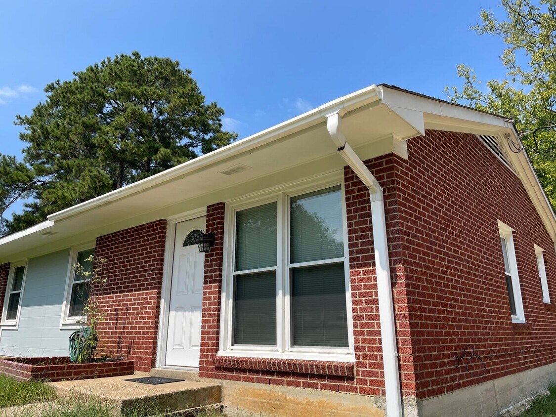 Foto principal - 2703 Albemarle Rd