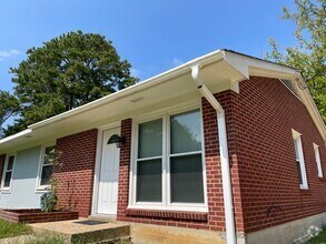 Building Photo - 2703 Albemarle Rd