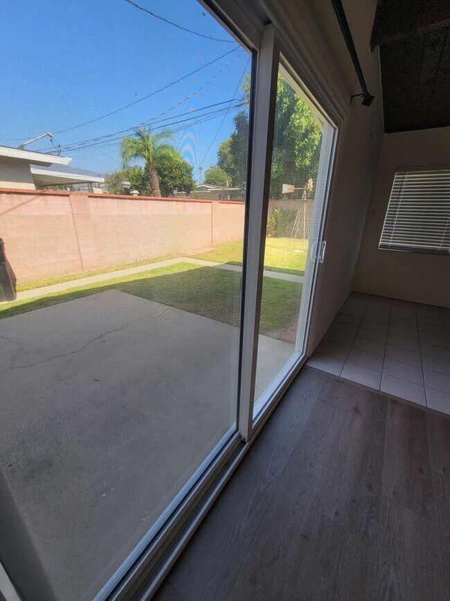 Foto del edificio - Suburban oasis