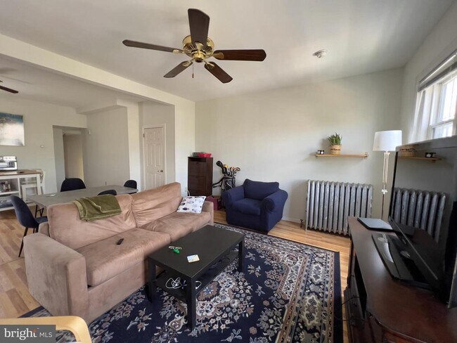 Foto del edificio - 2424 Poplar St