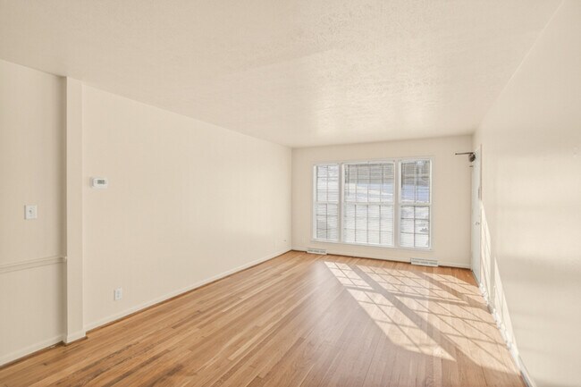 Foto del edificio - 333 Lambert St