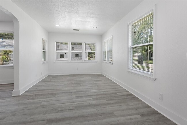 Building Photo - 1484 W 10th St