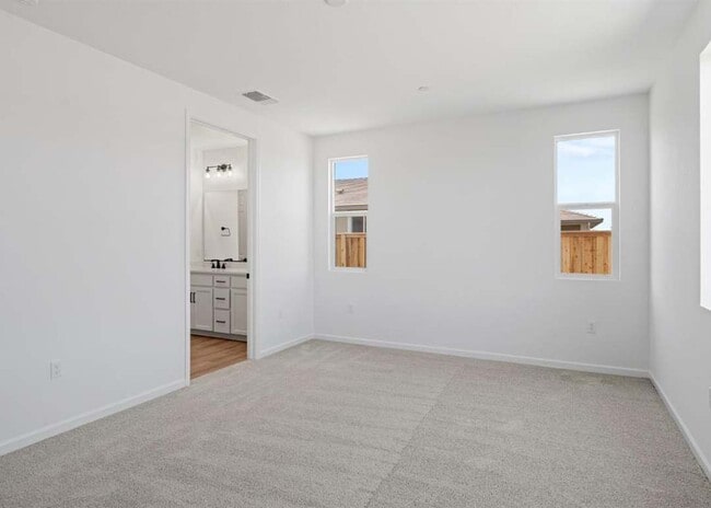 Building Photo - 1083 Camomile Dr