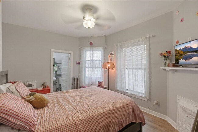 Foto del edificio - 5018 S Blackstone Ave