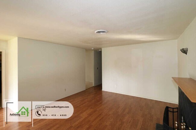 Building Photo - 4560 Enchanted Way