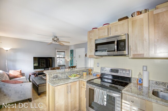Building Photo - 1 br, 1 bath House - 243 10th St SE Unit 5