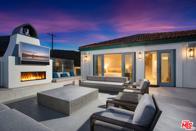 Foto del edificio - 42580 Pacific Coast Hwy
