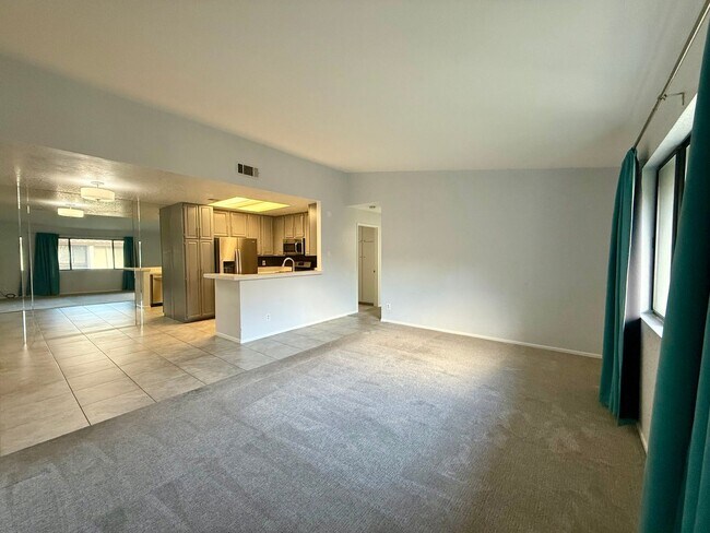 Foto del edificio - AVAILABLE NOW!! Upstairs 2 Bedroom 2 Bathroom Condo in Cathedral City!!