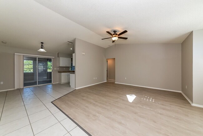 Foto del edificio - 6202 65th Ct E