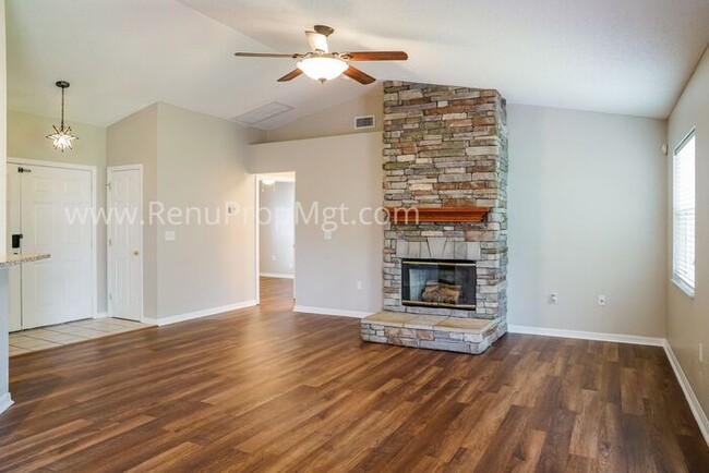 Building Photo - NO APP FEE & MOVE-IN SPECIAL!! RECEIVE 50%...