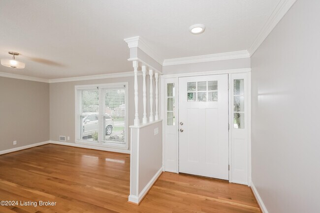 Foto del edificio - 12111 Rosewood Ln