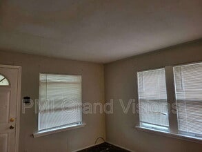 Building Photo - 1553 N Walnut Grove Ave