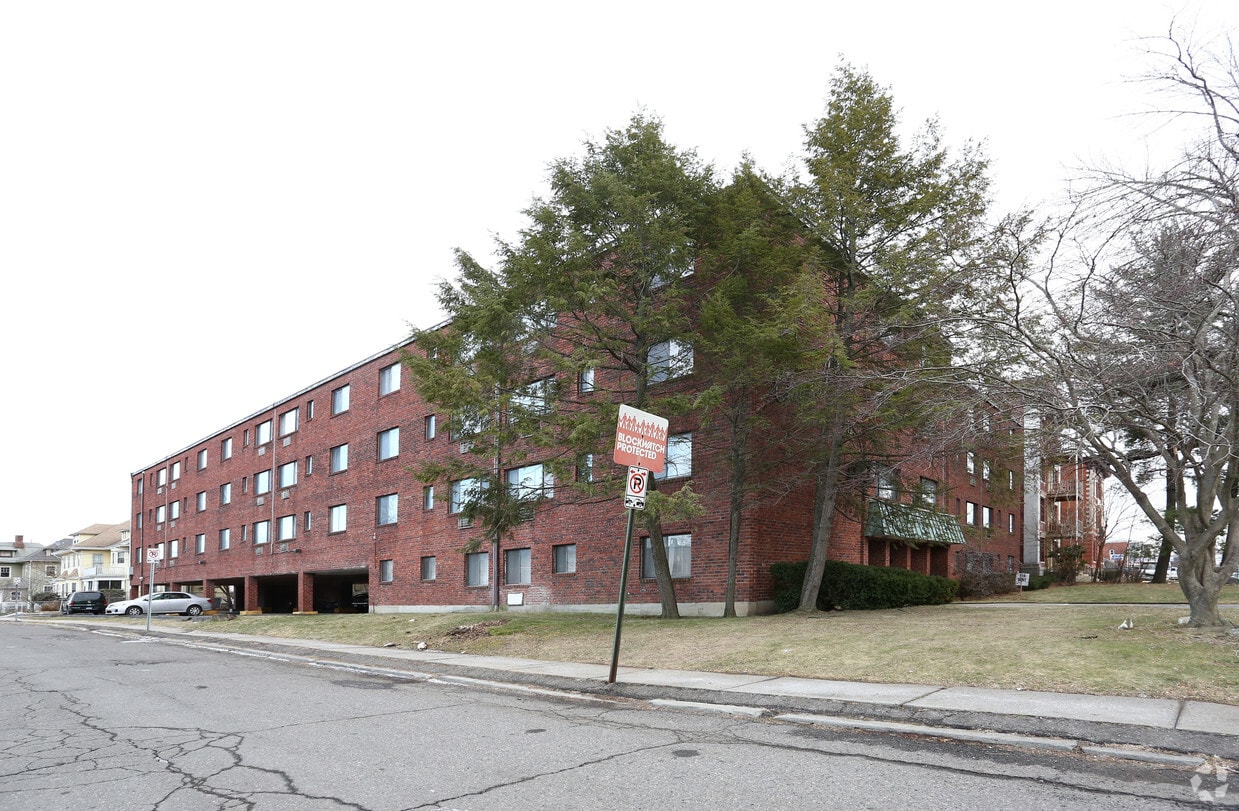 Foto del edificio - 590 Wethersfield Ave