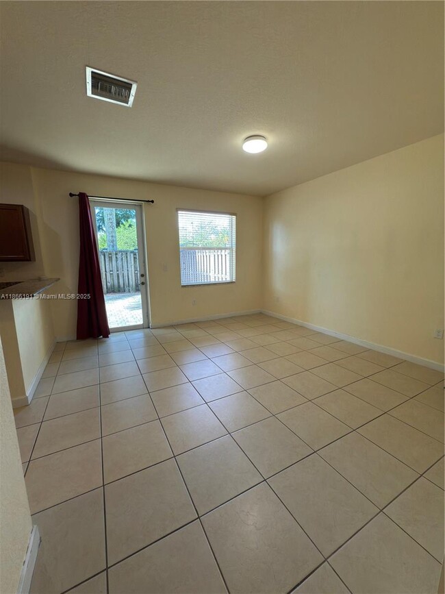 Foto del edificio - 14728 SW 25th Ln