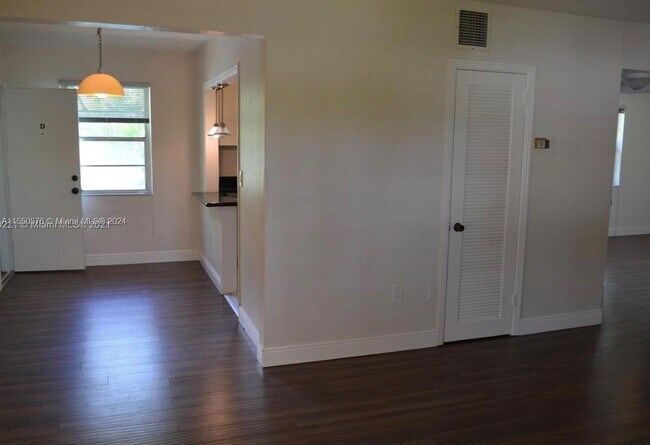 Building Photo - 5605 SW 80th St