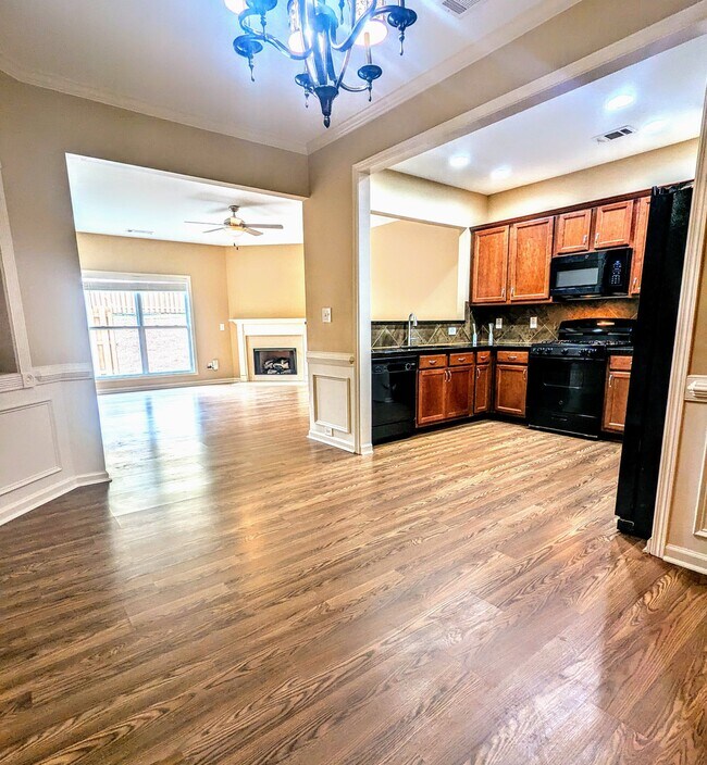 Foto del edificio - 300 Knelston Oak Dr NE