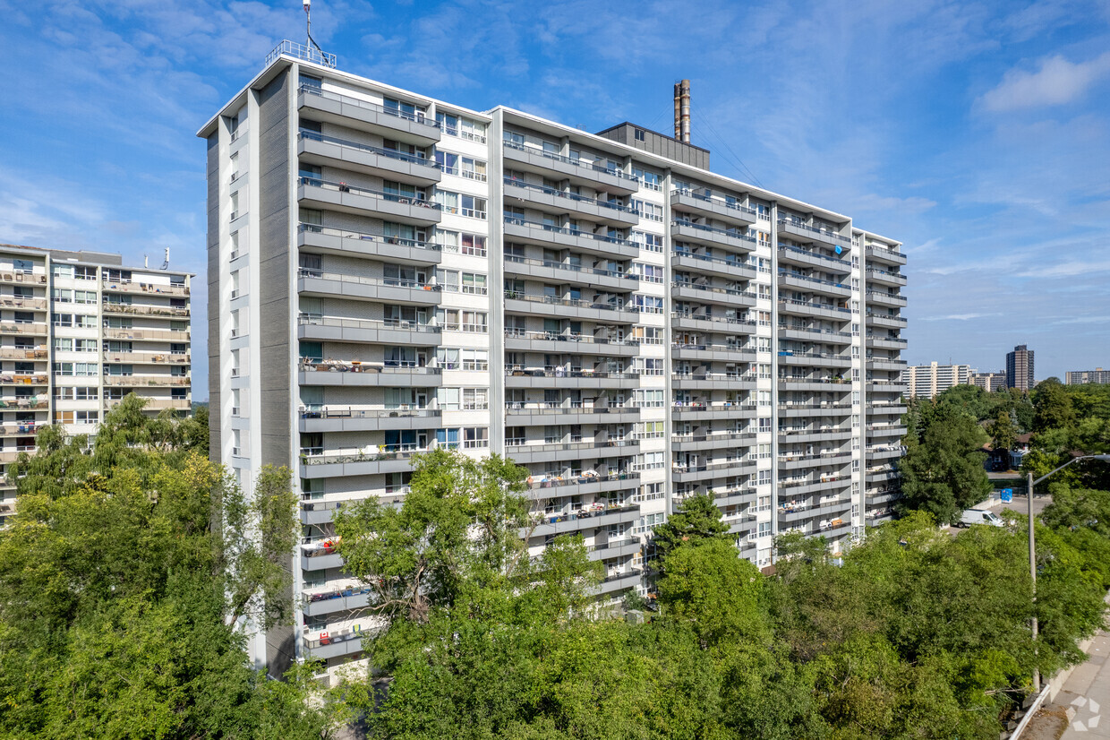 Primary Photo - Havenbrook Towers