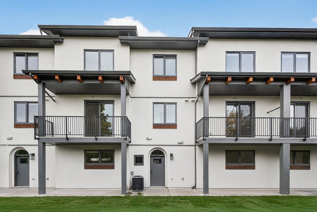 Building Photo - 852 Anders Rd