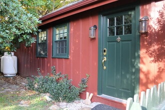 Building Photo - 1035 Southford Rd