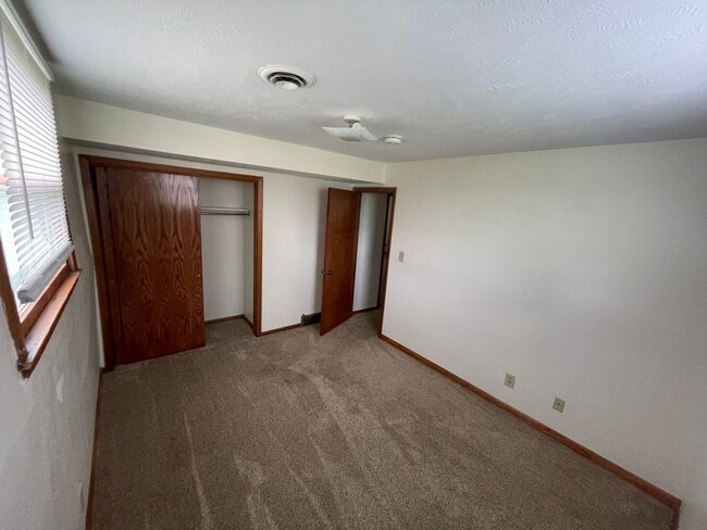 Building Photo - 510 S 1st St