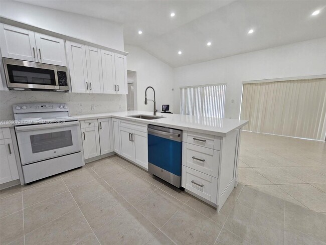 Foto del edificio - 15160 SW 128th Ave