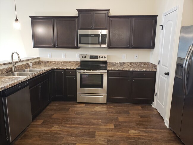 Building Photo - 405 Justice Farm Dr