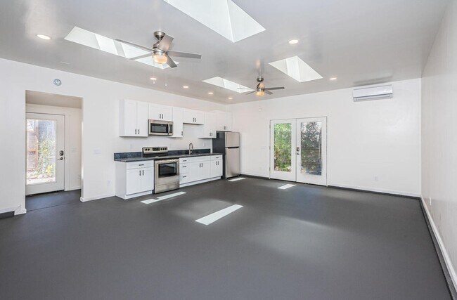 Foto del edificio - 4177 First Ave.