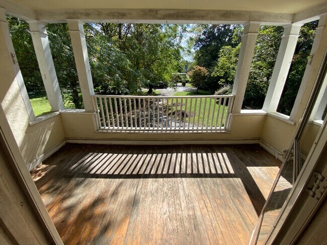 Foto del edificio - 437 N Highland Ave