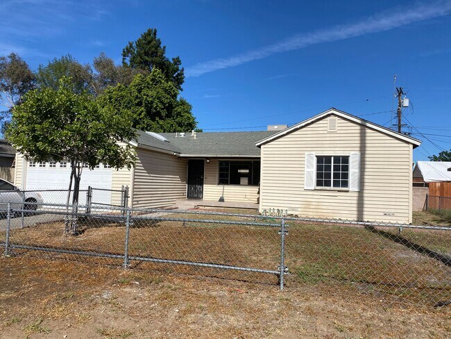 Building Photo - Come take a look at this Spacious 3 Bedroo...