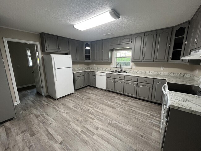 Building Photo - 26530 McLemore Cir