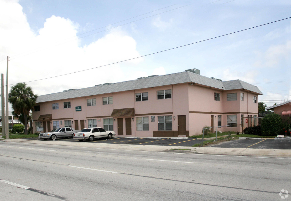 Foto del edificio - 1160 W Blue Heron Blvd