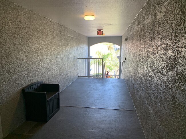 Building Photo - 3397 S Kirkman Rd