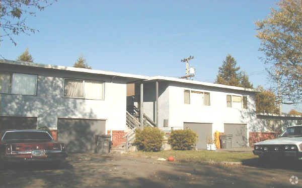 Foto del edificio - 3603 Airway Dr