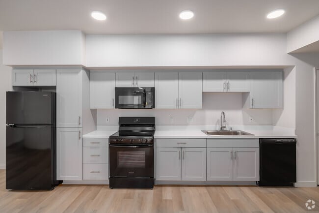 4BR, 2BA - 1,400SF - Kitchen - Symphony at Del Sur