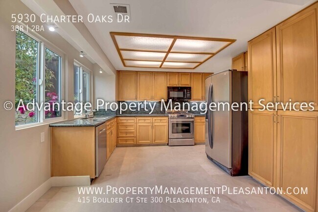 Foto del edificio - 5930 Charter Oaks Dr