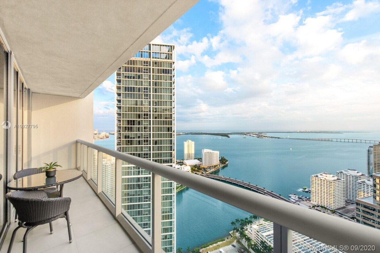 Primary Photo - 485 Brickell Ave