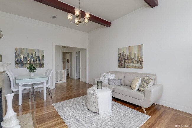 Building Photo - 587 Frederick St