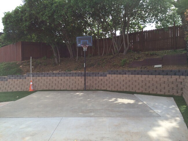 Foto del edificio - 5060 Leo St