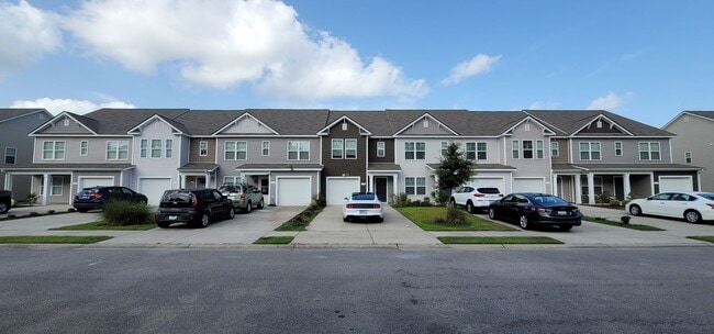 Building Photo - 3-Bedroom, 2 1/2-Bath in Conway, SC - Long Term Rental